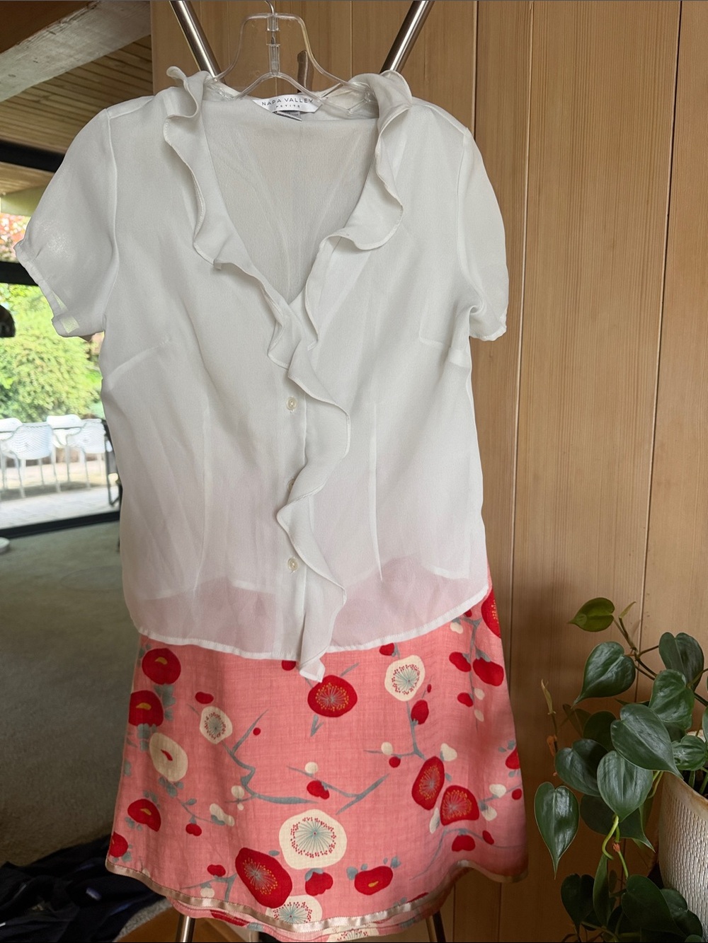 Sweet sheer white ruffle blouse 4P